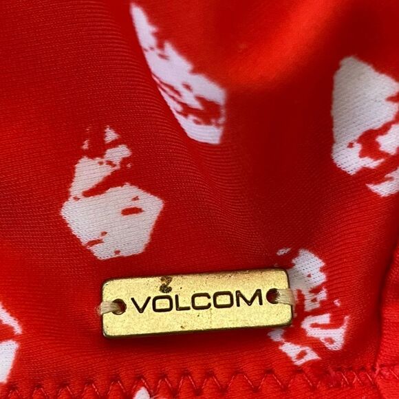 VOLCOM PRIDE RED/WHITE/BLUE REVERSIBLE V NECK BIKINI TOP SIZE SMALL NWT - Picture 7 of 14